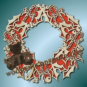 Holly & Candy Cane Wreath fretwork scroll saw pattern |The Wooden Teddy Bear